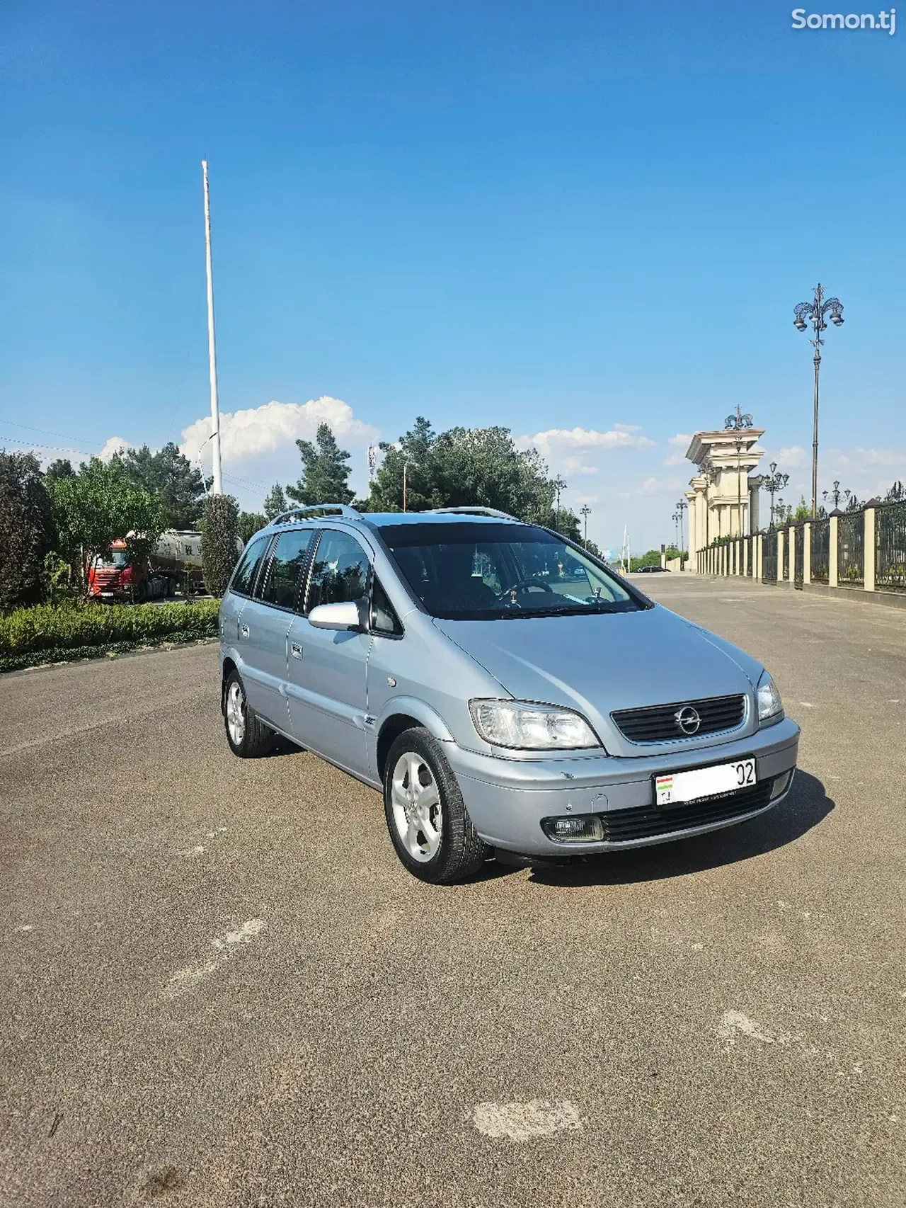Opel Zafira 2002 · 1.8 MT