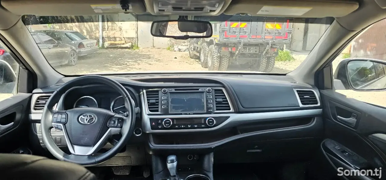 Toyota Highlander 2016 · 3.5 AT