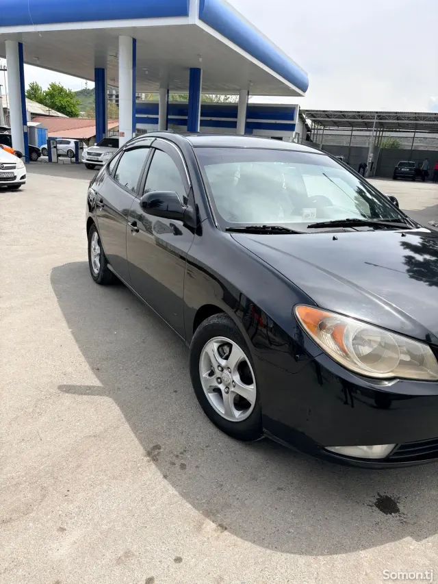 Hyundai Avante 2009 · 2.0 AT