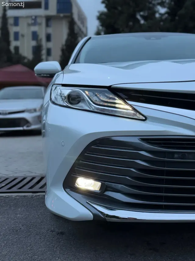 Toyota Camry 2018 · 2.5 AT
