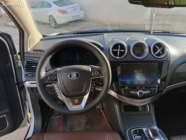 BYD Tang 2015 · 2.0 AMT