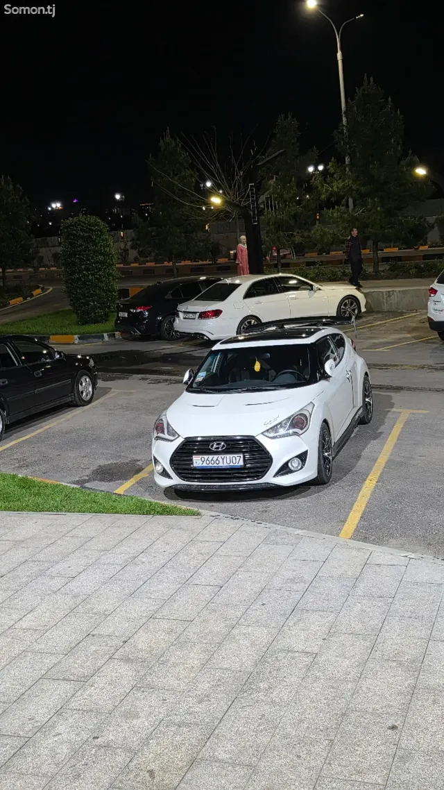 Hyundai Veloster 2015 · 1.6 AT
