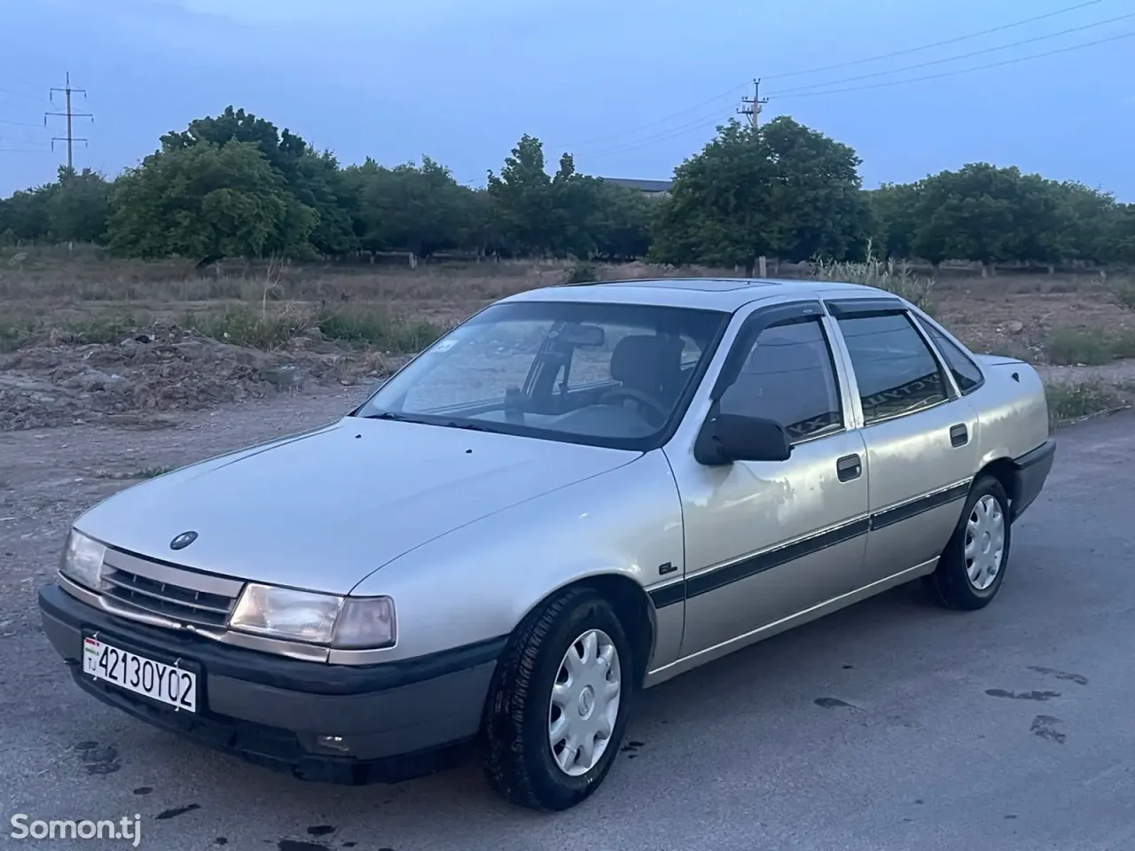 Opel Vectra A 1992 · 1.6 MT