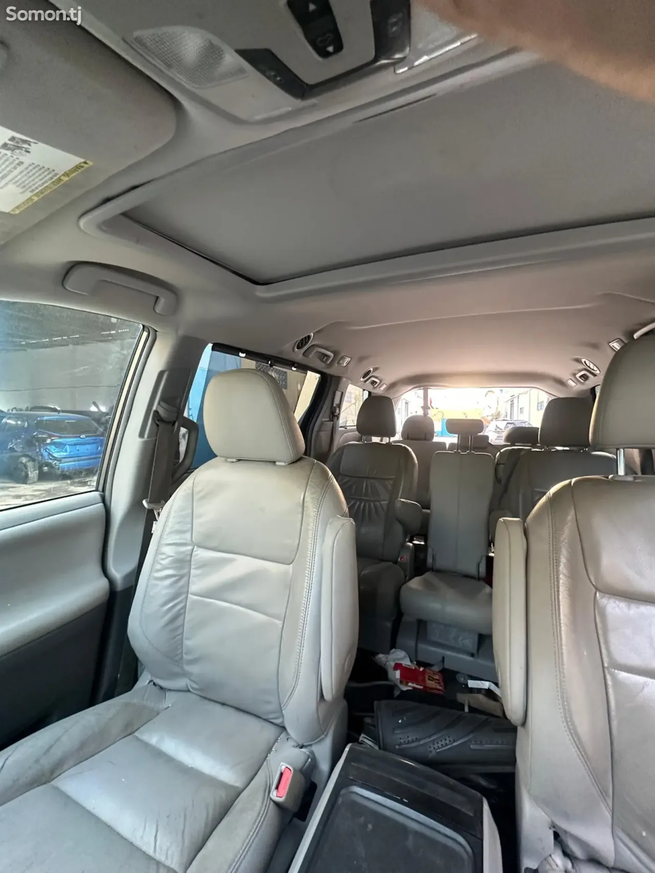 Toyota Sienna 2015 · 3.5 AT