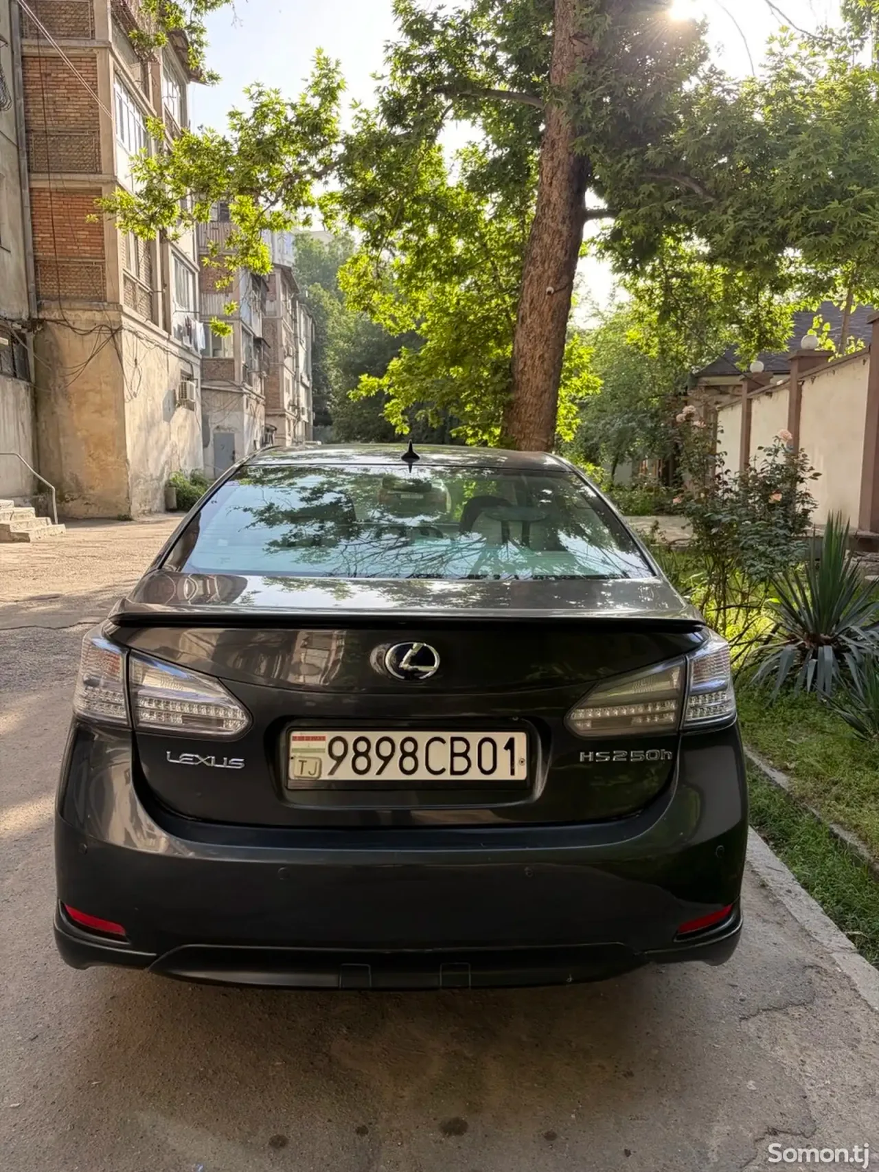 Lexus HS series 2010 · 2.5 AT