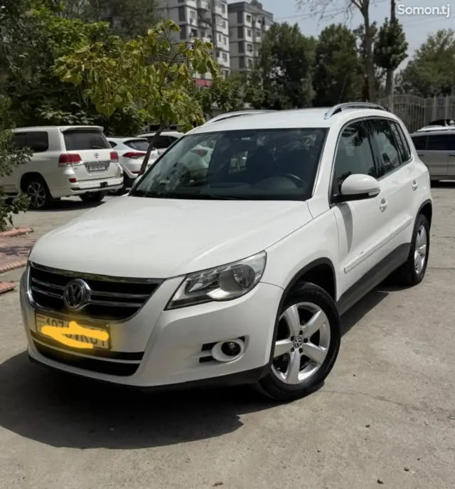 Volkswagen Tiguan 2009 · 2.0 AT