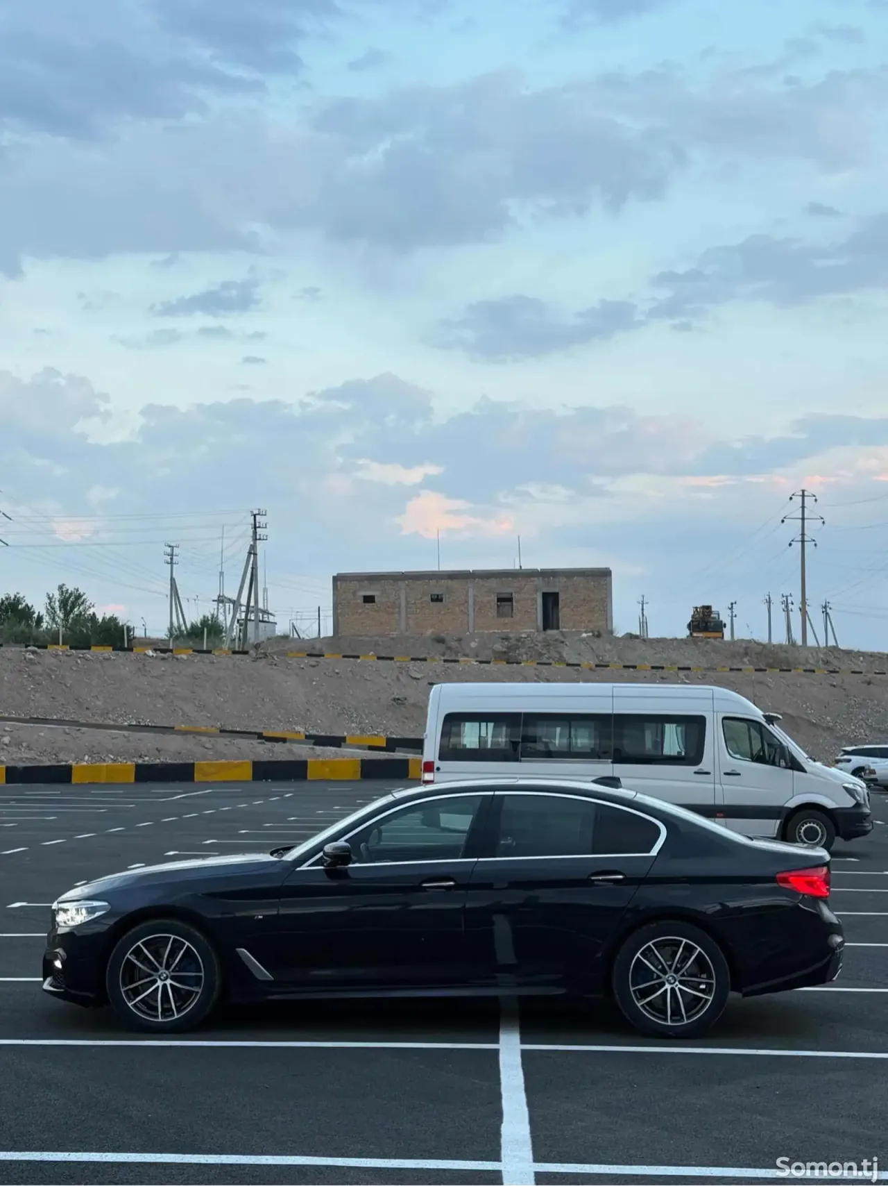 BMW 5 series 2018 · 2.0 CVT