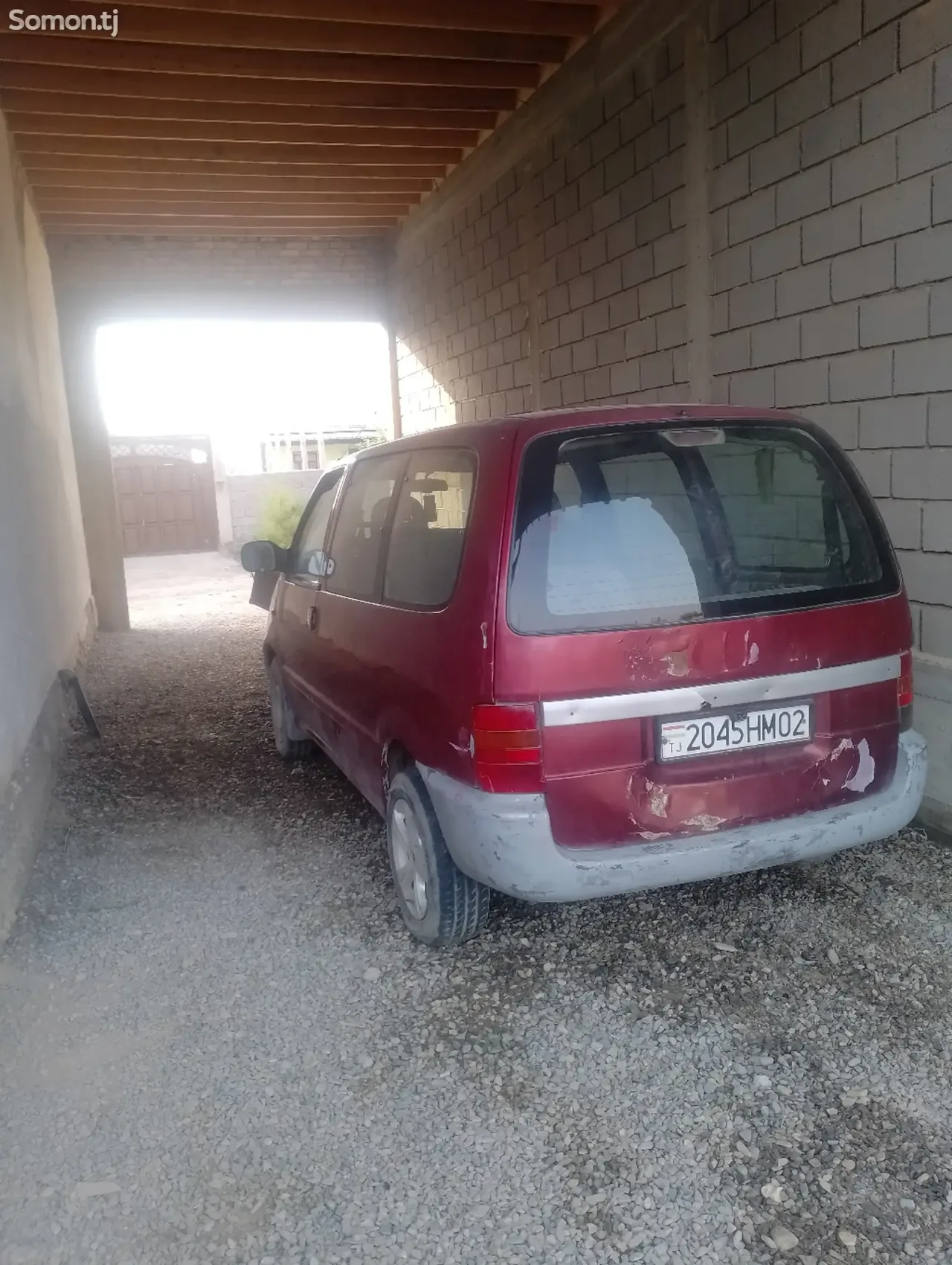 Nissan Serena 1997 · 0.8 MT