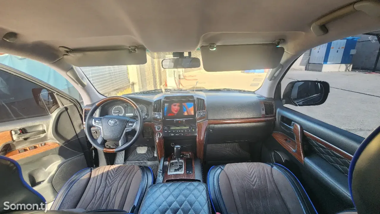 Toyota Land Cruiser 2011 · 4.5 AT