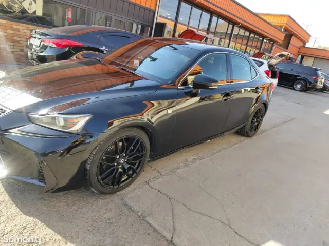 Lexus IS series 2015 · 2.5 AT