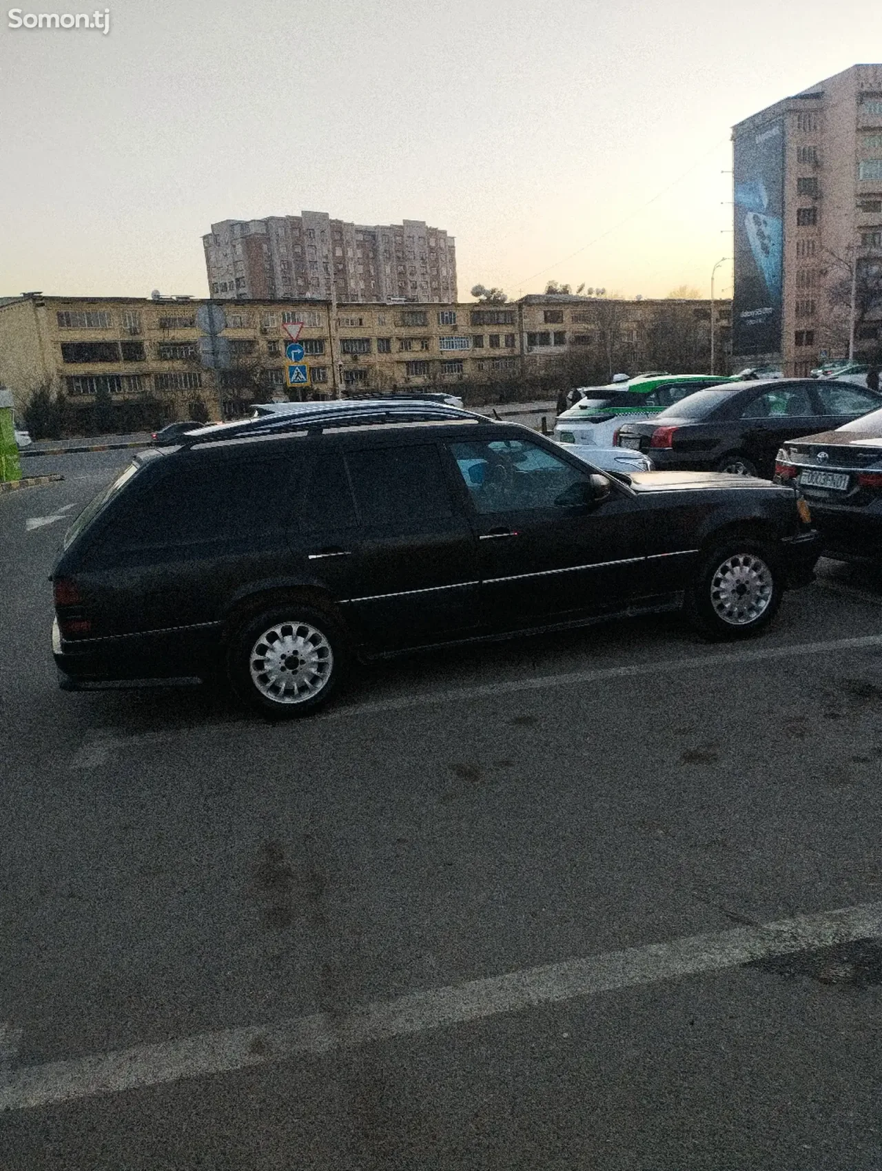 Mercedes-Benz W124 1989 · 3.0 AT