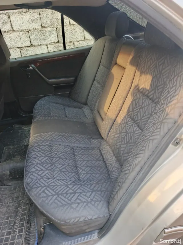 Mercedes-Benz C class 1995 · 2.0 AT