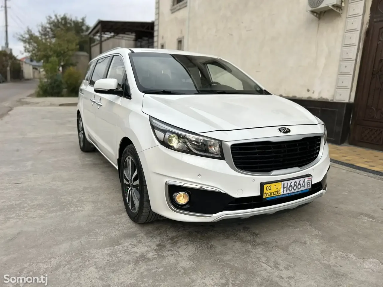 Kia Carnival 2014 · 2.0 AT