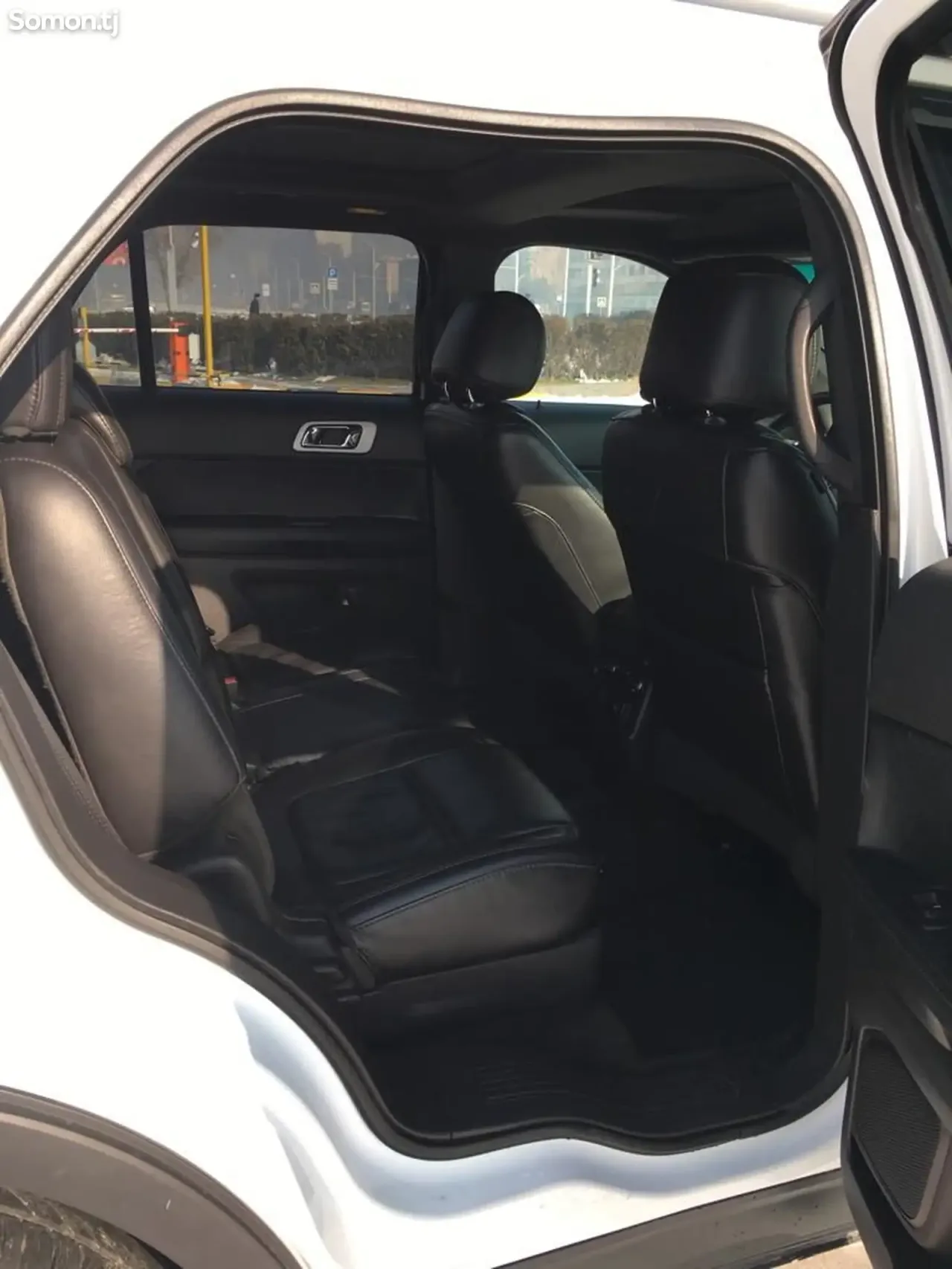 Ford Explorer 2015 · 3.5 AT
