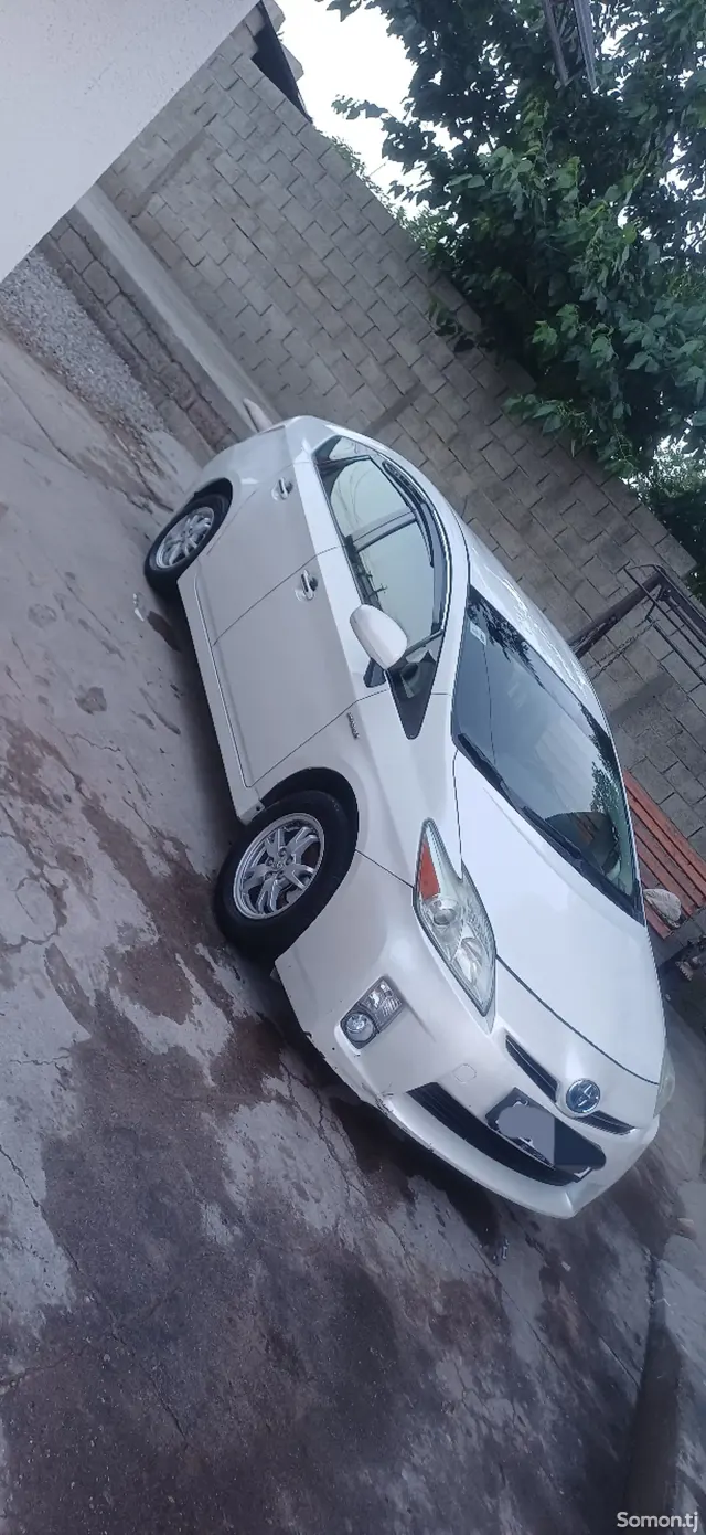 Toyota Prius 2010 · 1.8 CVT