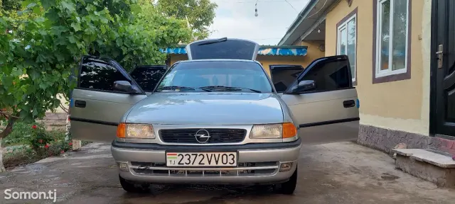 Opel Astra F 1997 · 0.6 MT