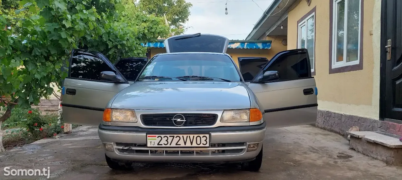 Opel Astra F 1997 · 0.6 MT