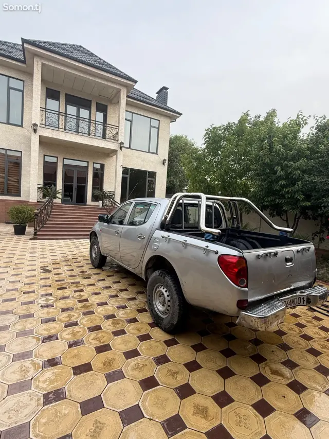 Mitsubishi L200 2008 · 2.4 MT