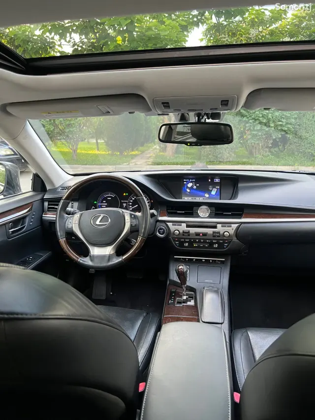 Lexus ES series 2015 · 2.5 AT