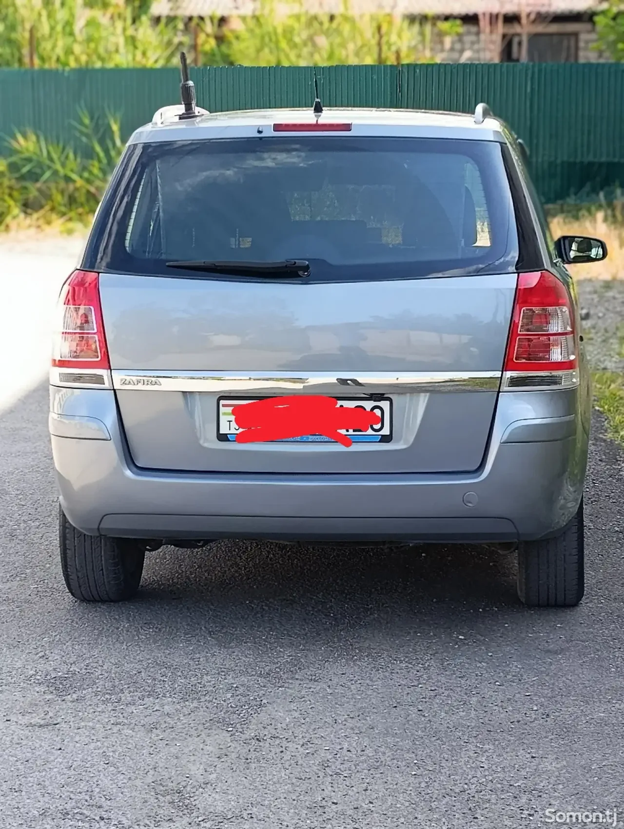Opel Zafira 2006 · 1.9 MT