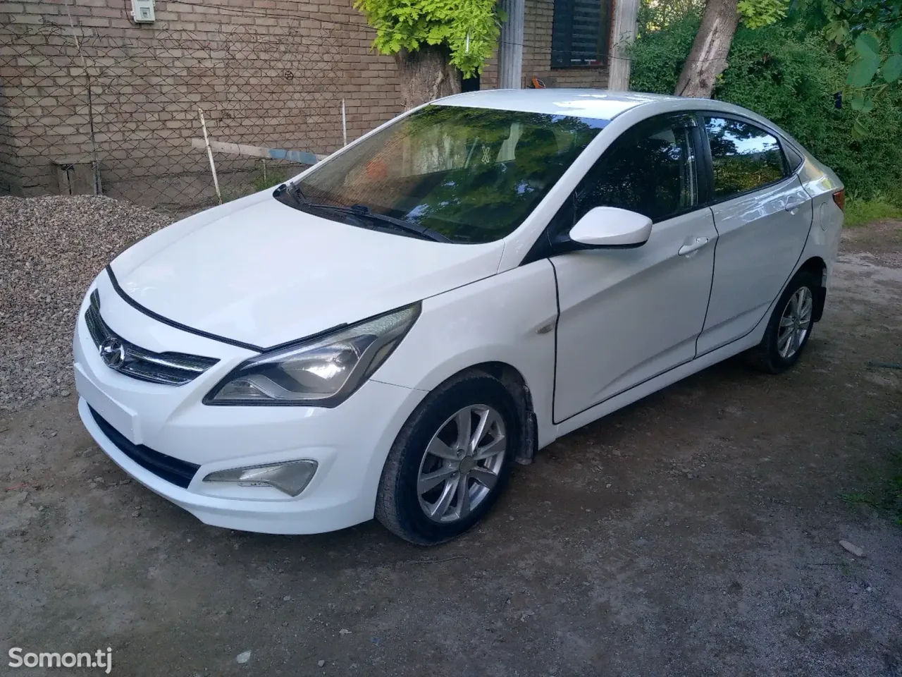 Hyundai Solaris 2015 · 1.4 AT