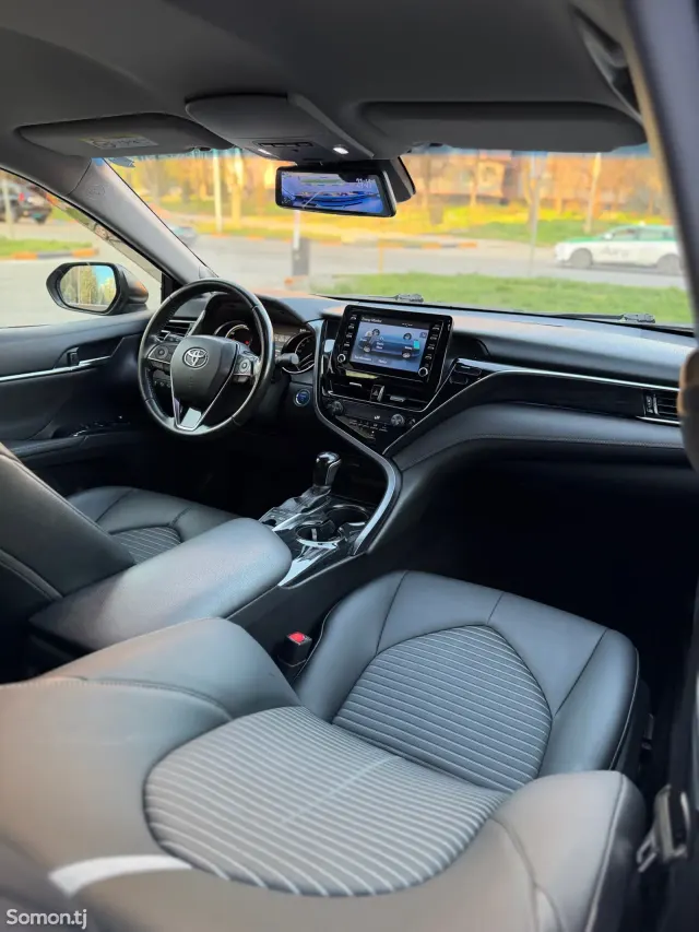 Toyota Camry 2019 · 2.5 AT