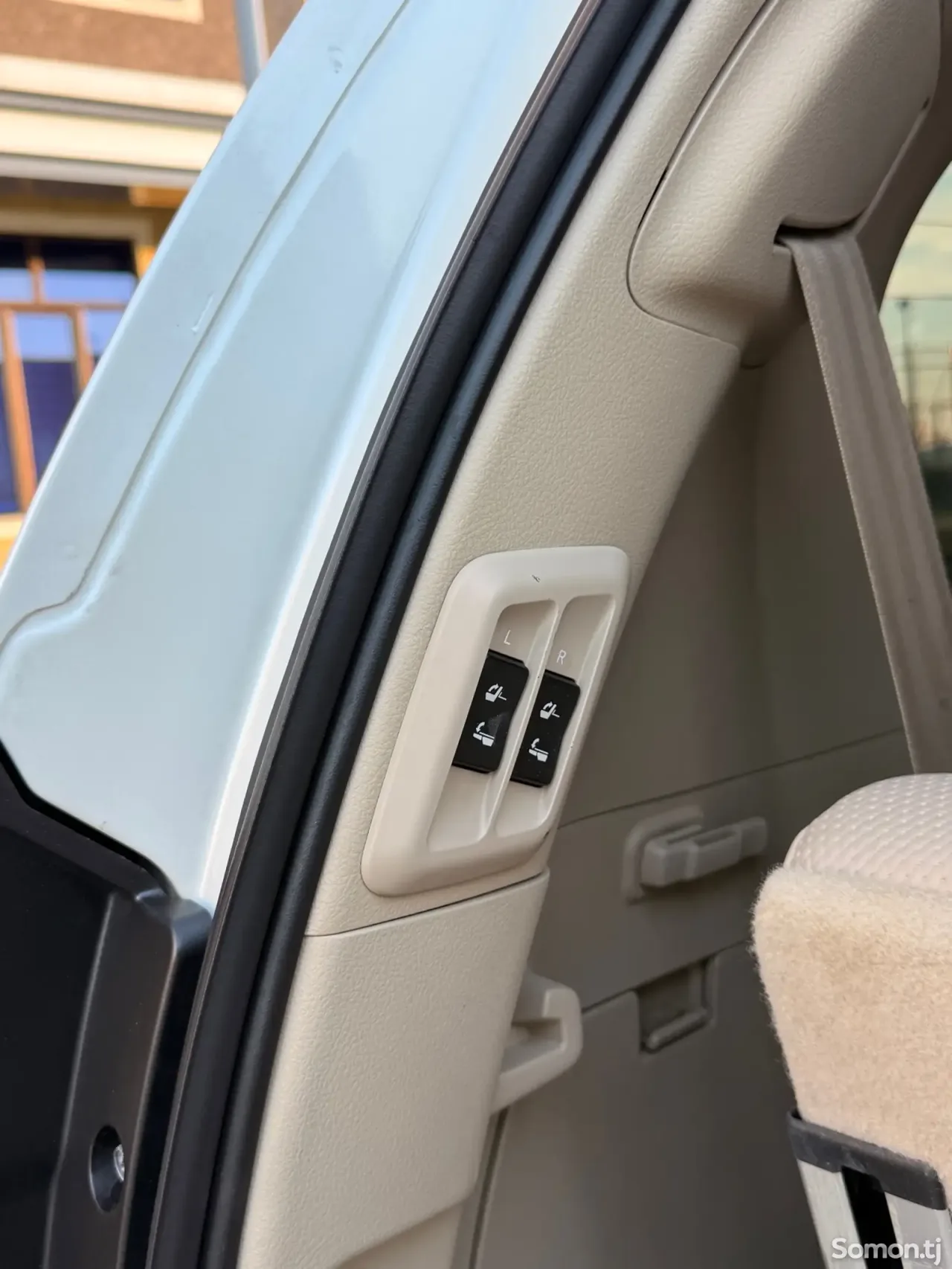 Toyota Land Cruiser Prado 2010 · 4.0 AT
