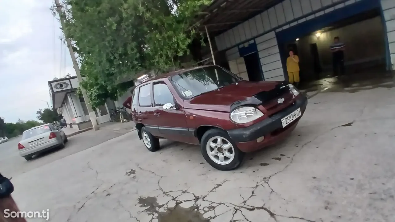Chevrolet Niva 2004 · 1.6 MT