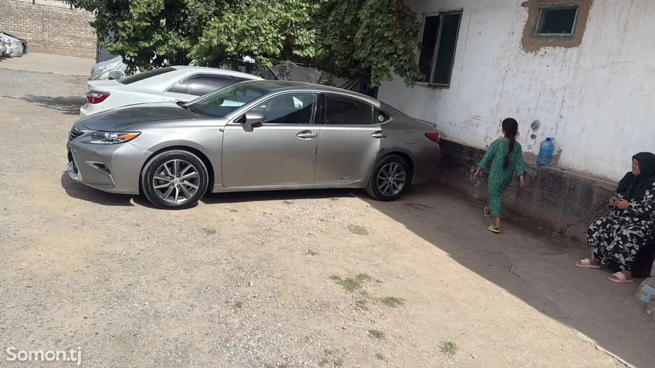 Lexus IS series 2014 · 3.0 AT