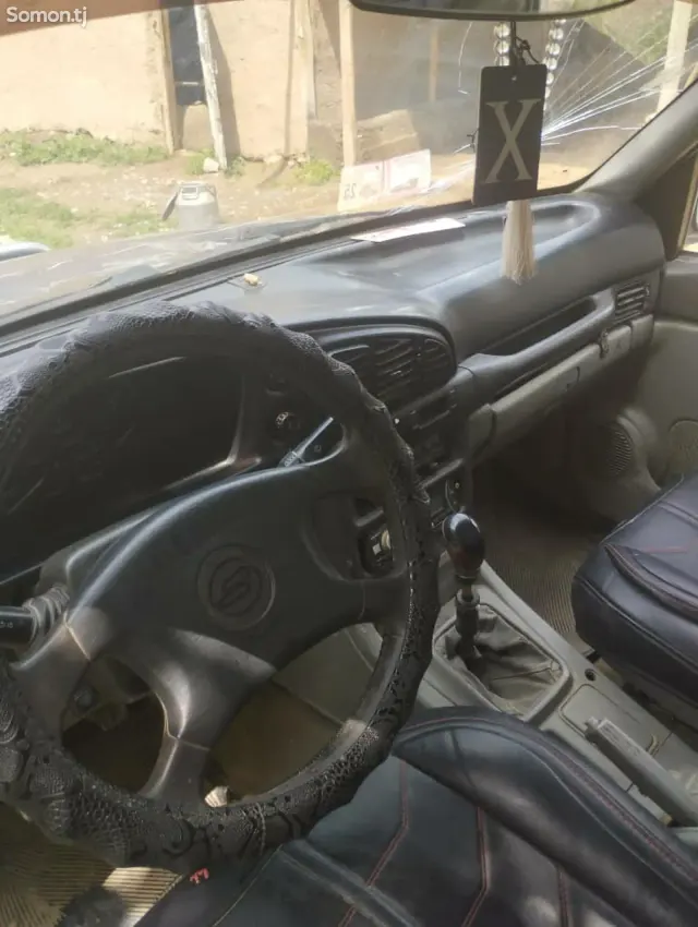 Ssang Yong Musso 1992 · 2.0 MT