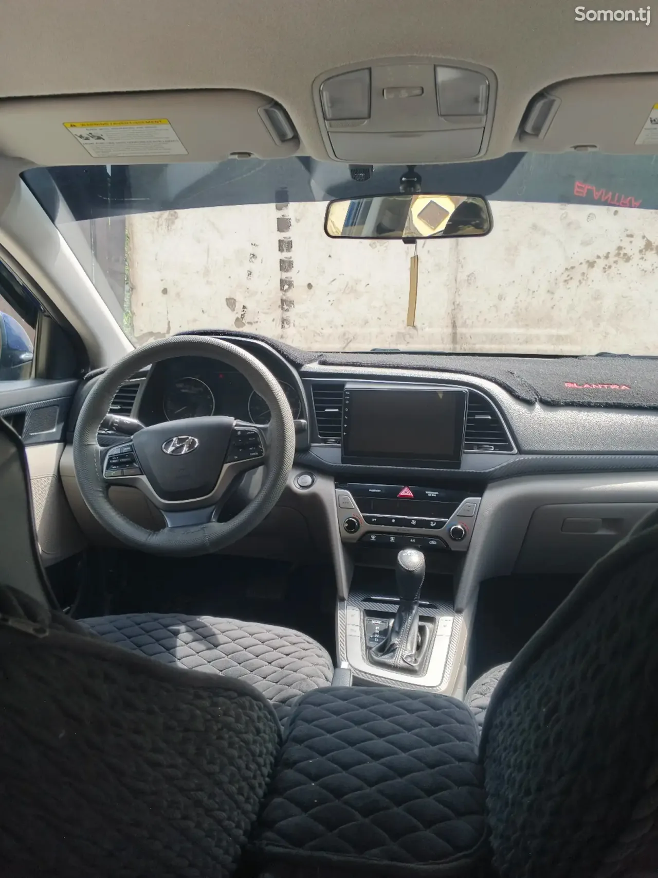 Hyundai Elantra 2017 · 2.0 AT