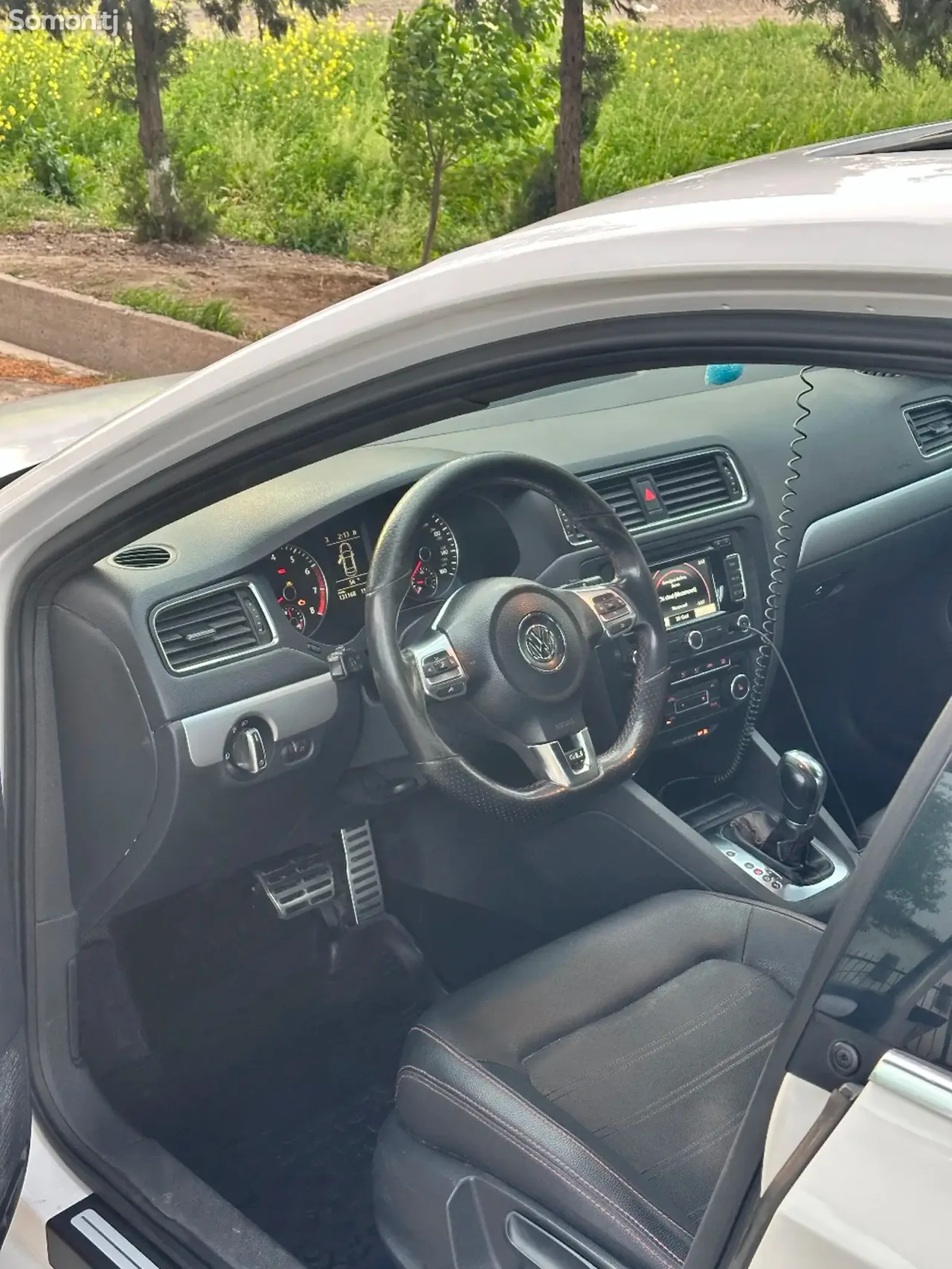 Volkswagen Jetta 2012 · 2.0 AT