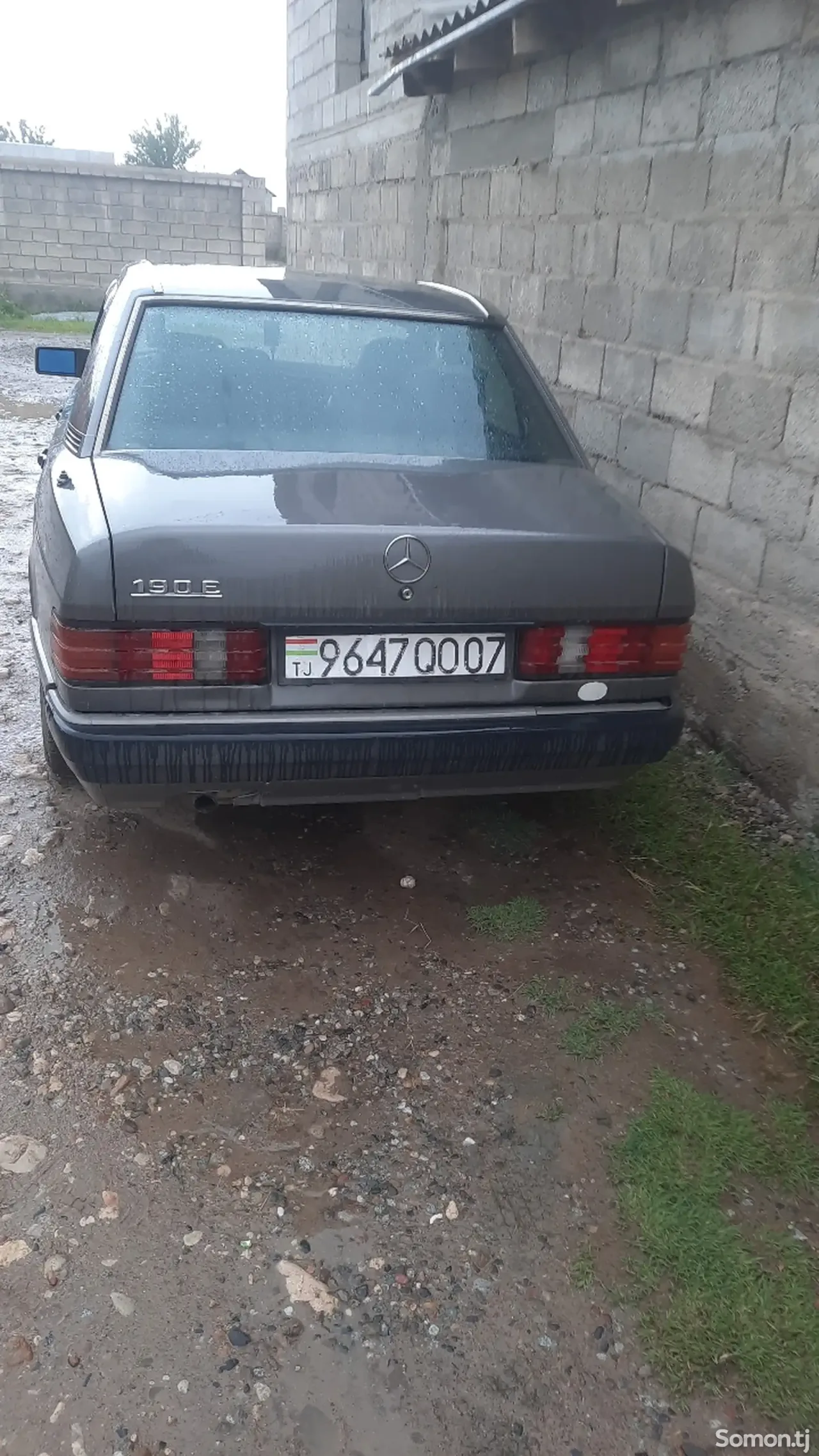 Mercedes-Benz W201 1990 · 2.0 MT