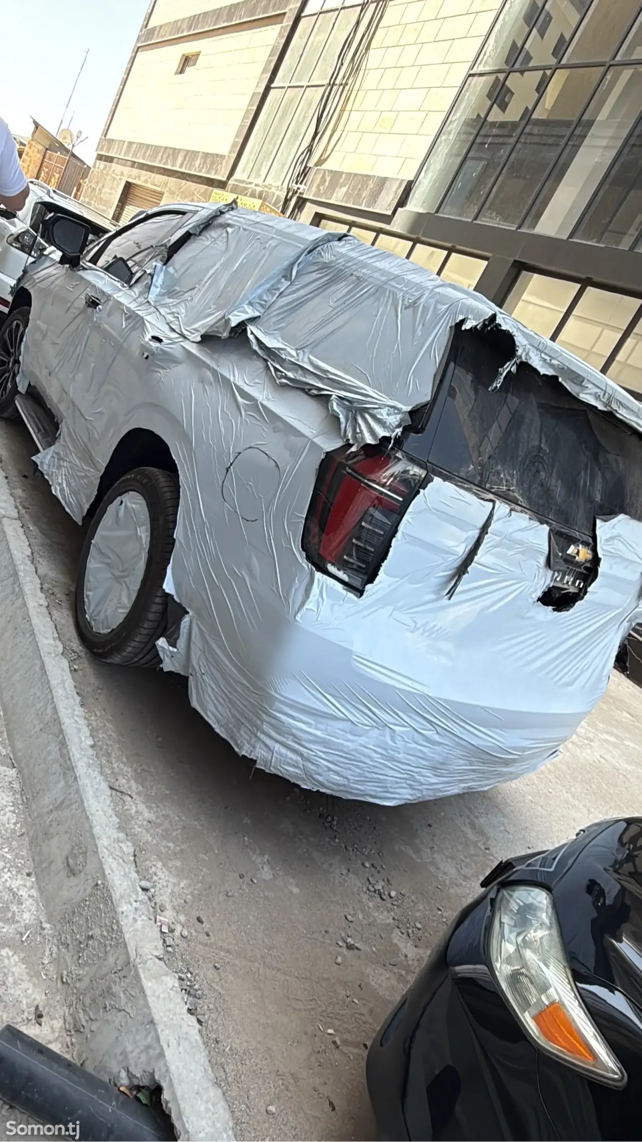 Chevrolet Tahoe 2025 · 5.2 AT