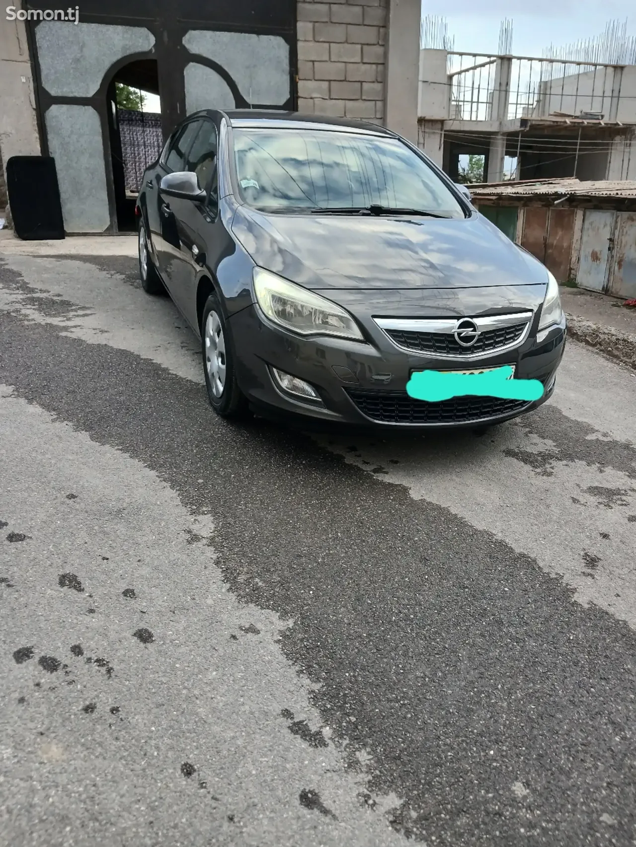 Opel Astra J 2011 · 1.7 MT