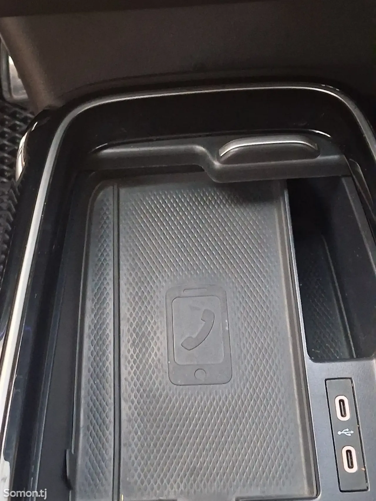 Volkswagen ID.6 2022 · AT