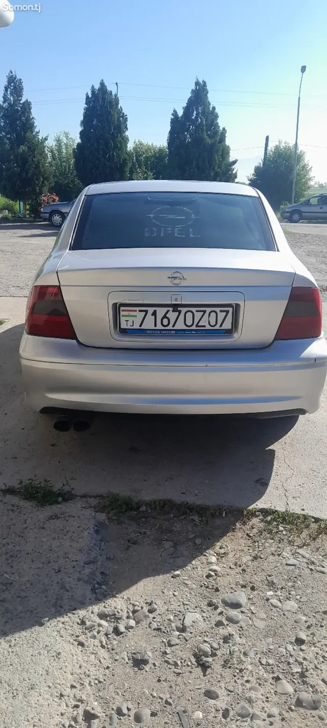 Opel Vectra B 2000 · 1.8 MT
