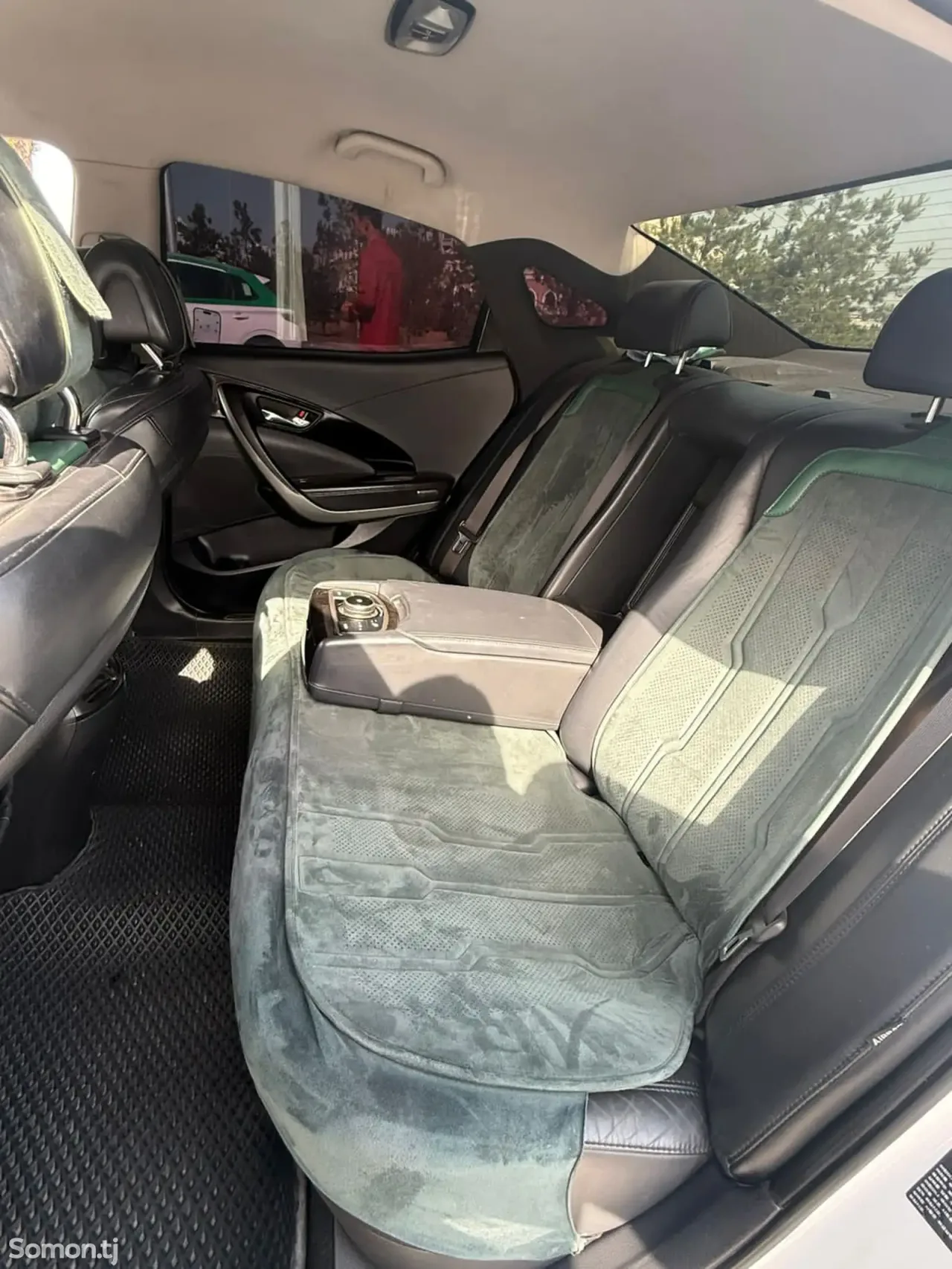 Hyundai Grandeur 2012 · 2.4 AT
