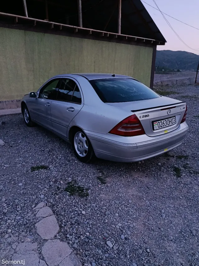 Mercedes-Benz C class 2001 · 2.3 MT