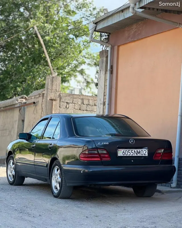 Mercedes-Benz E class 1996 · 2.0 MT