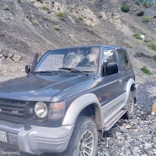 Mitsubishi Pajero 1993 · 3.0 AT