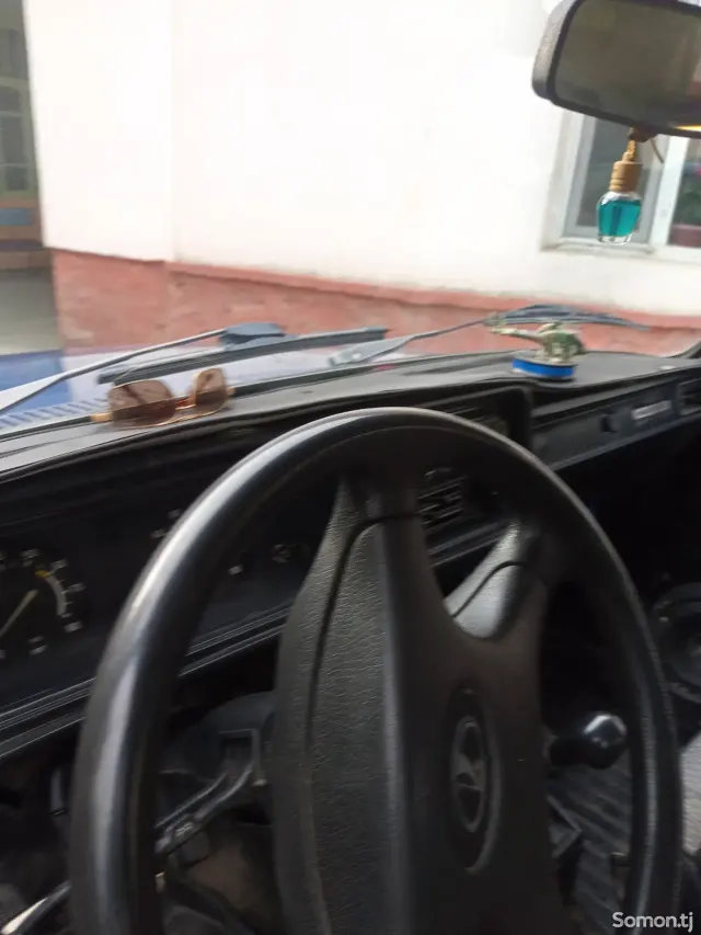 Lada (ВАЗ) 2107 2002 · 1.6 MT