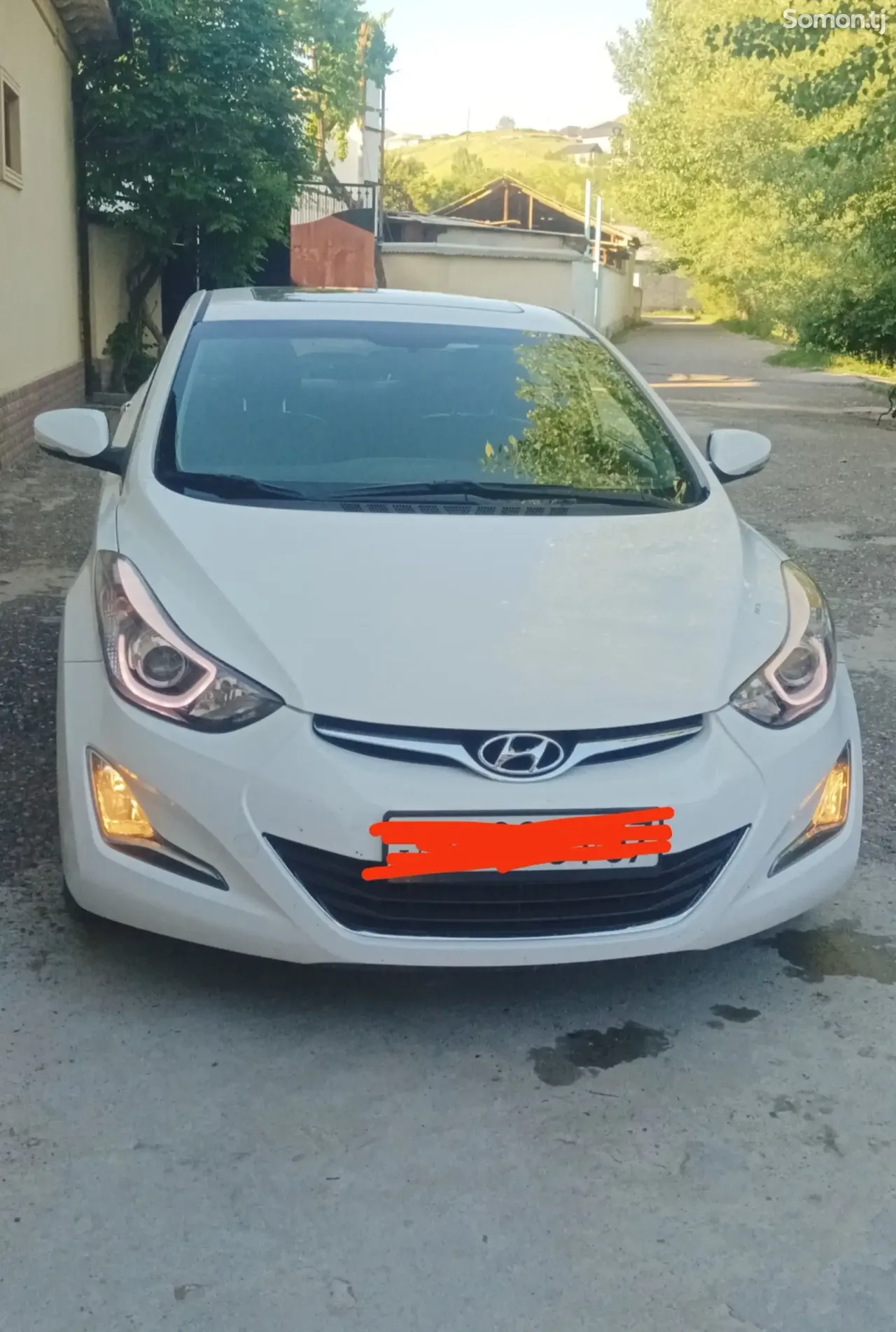 Hyundai Avante 2014 · 1.6 AT