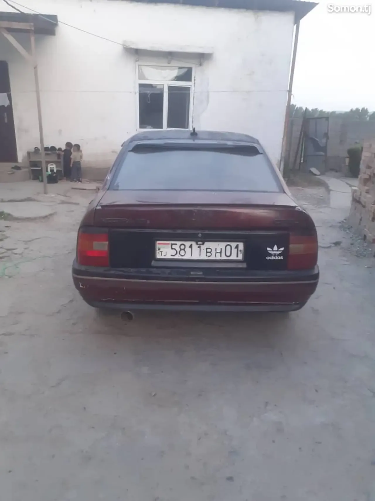 Opel Vectra A 1993 · 1.6 MT