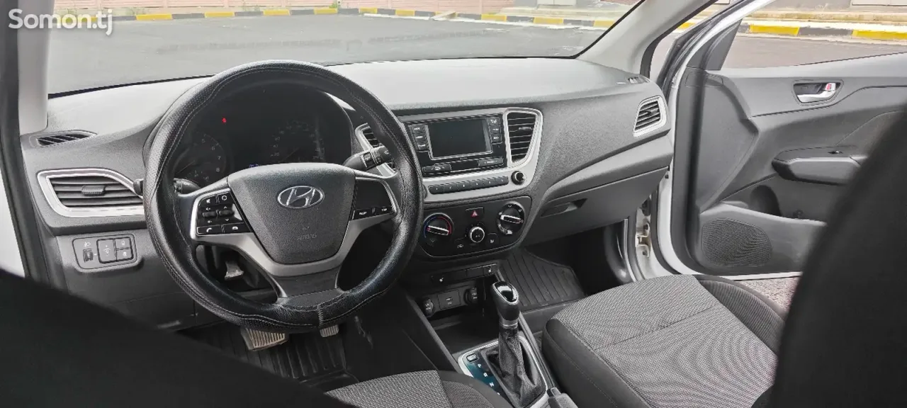 Hyundai Solaris 2022 · 1.6 AT