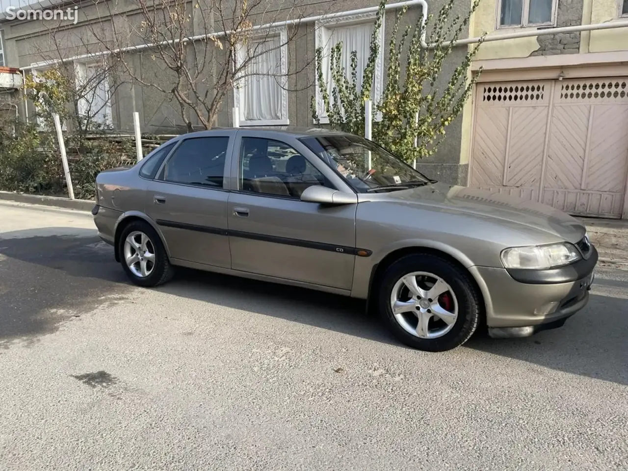 Opel Vectra B 1996 · 1.8 MT