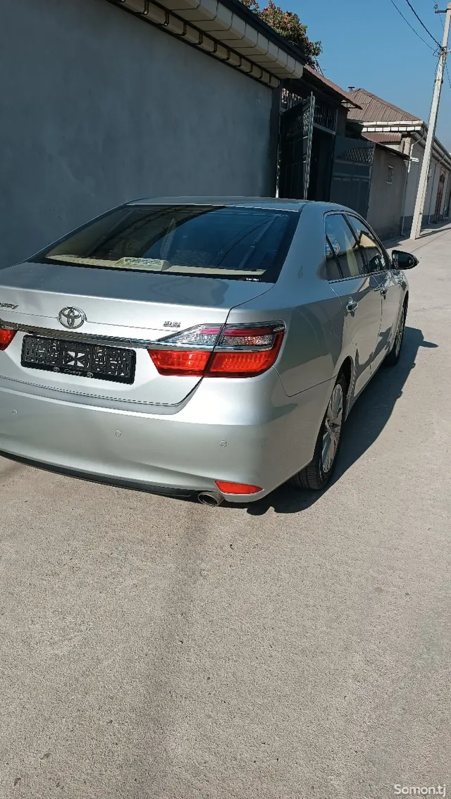 Toyota Camry 2015 · 2.5 AT