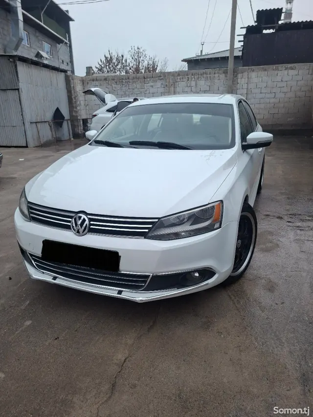 Volkswagen Jetta 2014 · 1.8 AT