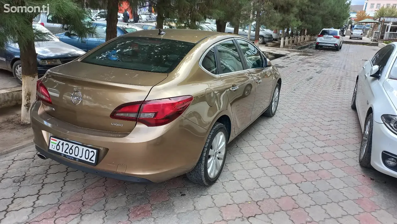 Opel Astra J 2013 · 1.4 AT