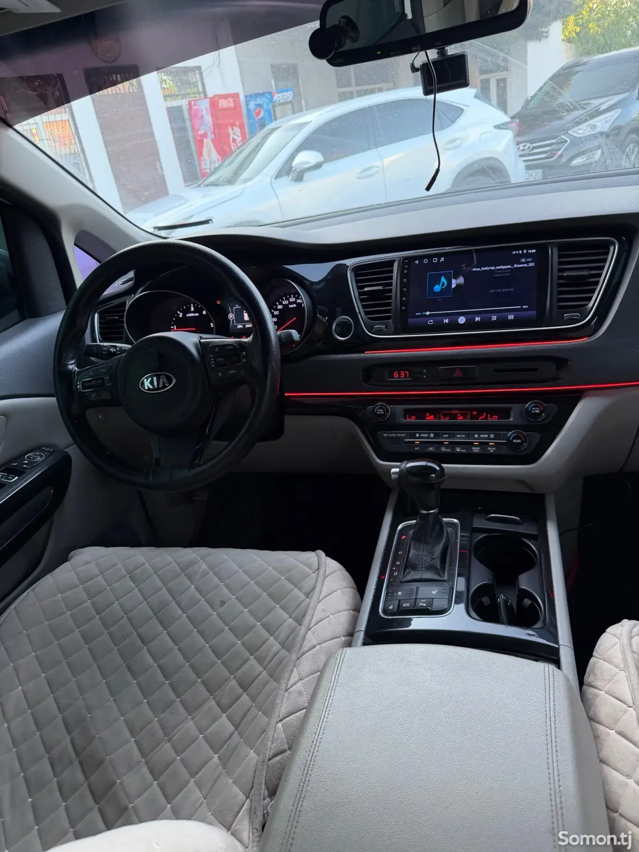 Kia Carnival 2014 · 2.2 AT